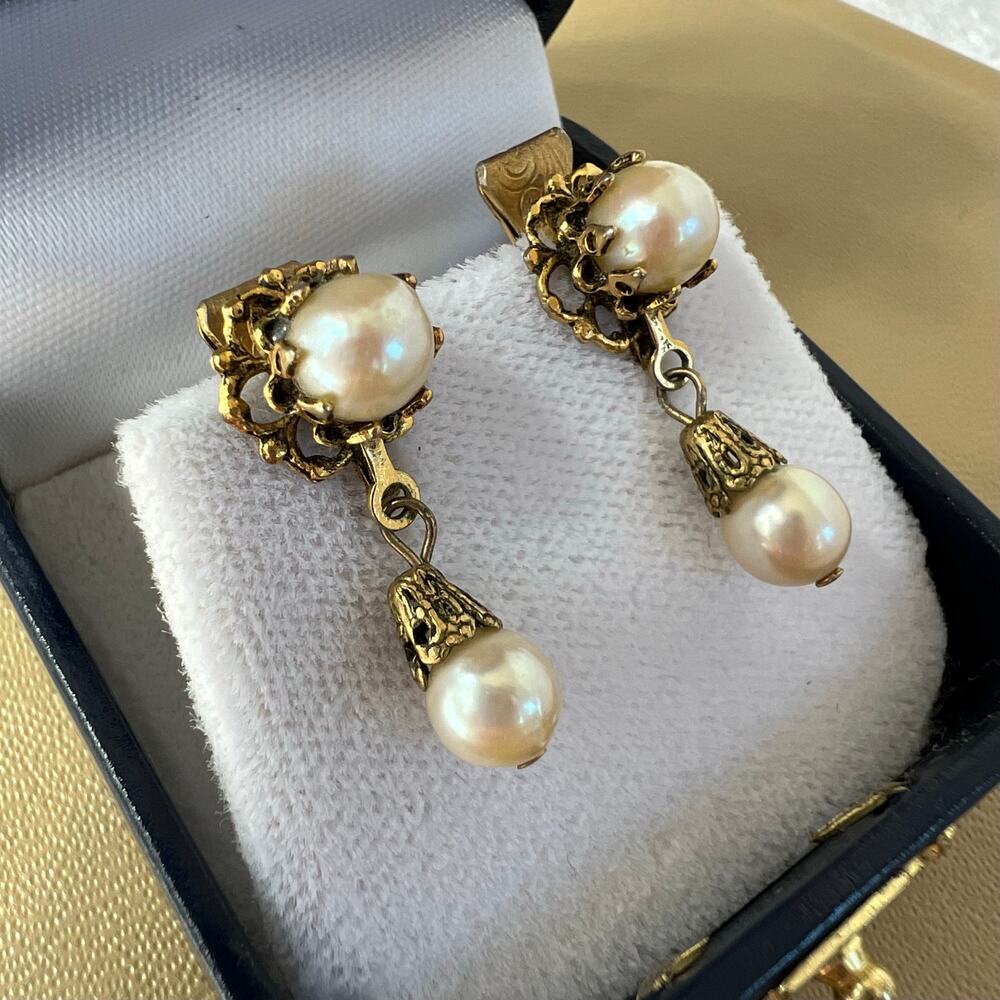 Vintage 1950s Pearl Drop Clip On Earrings Gold Tone Victorian Bridal Dangle